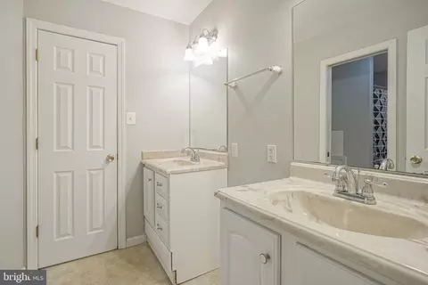 Bath - 608 Howard Ave, Pitman, NJ 08071 photo 4 of 5
