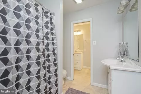 Bath - 608 Howard Ave, Pitman, NJ 08071 photo 5 of 5