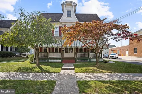 12 14 Lake Ave, Swedesboro, NJ 08085