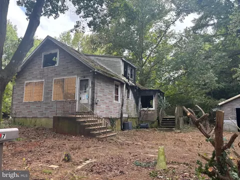 7 Cubler Ct, Westville, NJ 08093