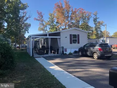 231 Iris Rd, Mullica Hill, NJ 08062