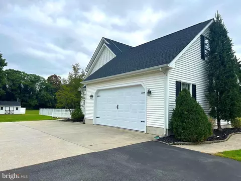 Exterior - 160 E Wolfert Station Rd, Mickleton, NJ 08056 photo 3 of 8
