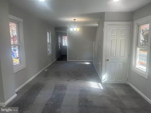 Entry Way - 106 9th Ave, Pitman, NJ 08071 photo 3 of 3
