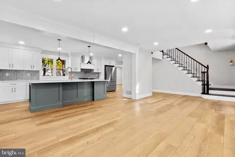 Entry Way - 603 Elm Ave, Pitman, NJ 08071 photo 1 of 14