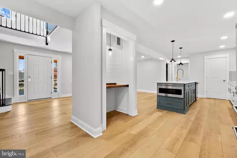 Entry Way - 603 Elm Ave, Pitman, NJ 08071 photo 3 of 14