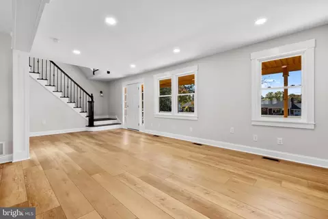 Living - 603 Elm Ave, Pitman, NJ 08071 photo 2 of 5
