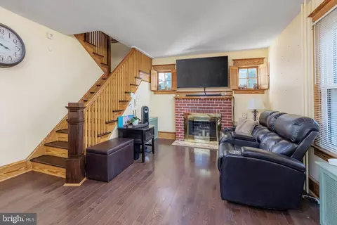 Living - 225 Crafton Ave, Pitman, NJ 08071 photo 2 of 2