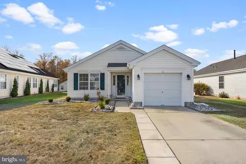 11 Autumn Ln, Sewell, NJ 08080