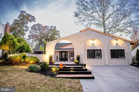4 Tiros Ave, Sewell, NJ 08080