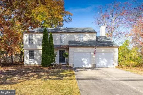 9 Lake Ave, Williamstown, NJ 08094