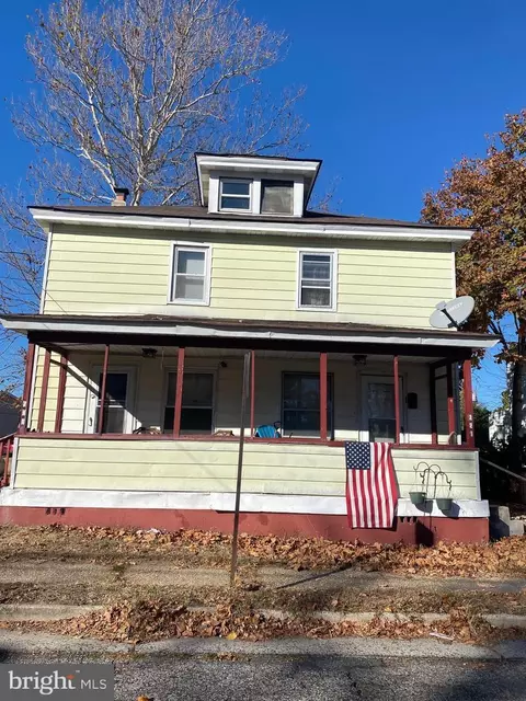 231 W Adams St, Paulsboro, NJ 08066