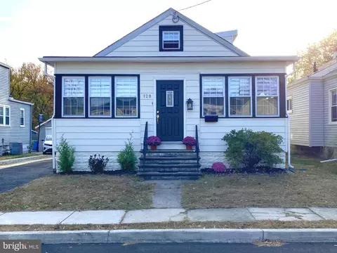 120 Walnut St, Westville, NJ 08093