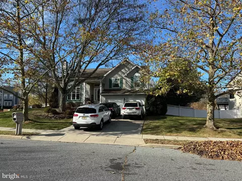 7 Hollybrook Dr, Sewell, NJ 08080