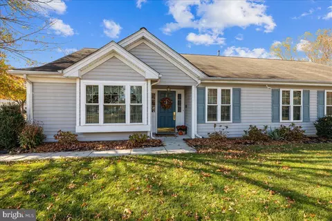 147 Blue Heron Dr, Thorofare, NJ 08086
