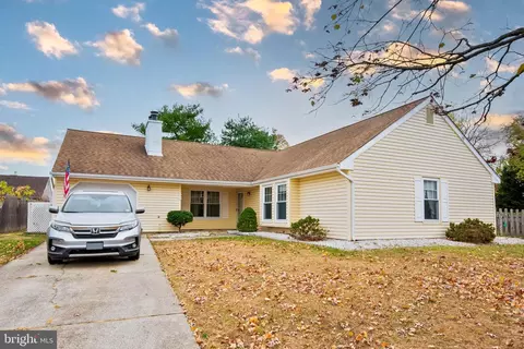 26 Oakwood Pl, Swedesboro, NJ 08085
