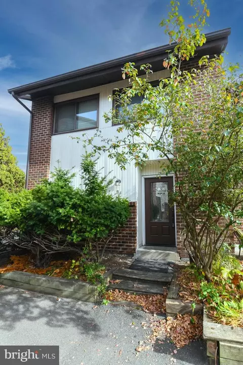 34 Bayberry Ct, Deptford, NJ 08096