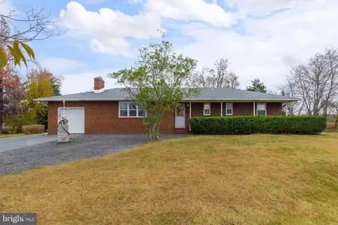 546 Tomlin Sta, Gibbstown, NJ 08027