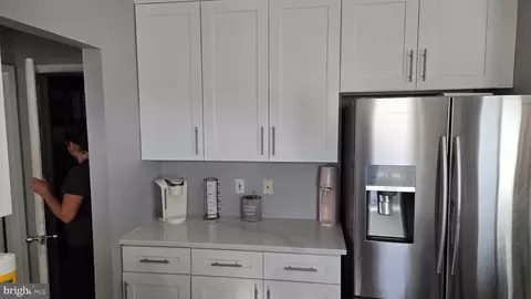 Entry Way - 1 Hazel Ct, Mickleton, NJ 08056 photo 5 of 14