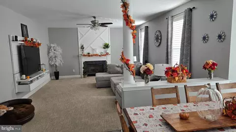 Entry Way - 1 Hazel Ct, Mickleton, NJ 08056 photo 7 of 14