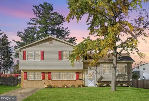 12 Mulberry Rd, Turnersville, NJ 08012