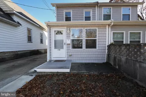 132 Oak St, Williamstown, NJ 08094