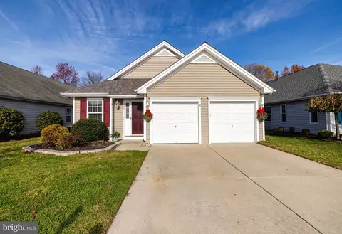 141 Blue Heron Dr, West Deptford, NJ 08086