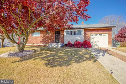 656 Santa Fe Dr, Mantua, NJ 08051