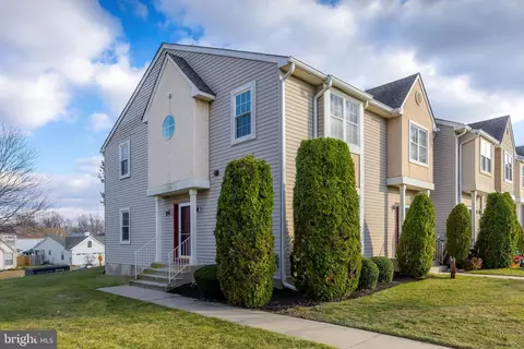 13 Winterberry Ct, Glassboro, NJ 08028