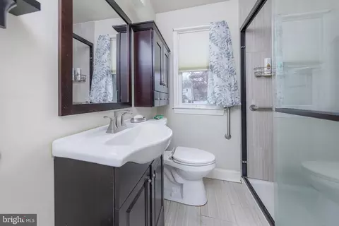 Bath - 103 Monroe Ave, Pitman, NJ 08071 photo 1 of 2
