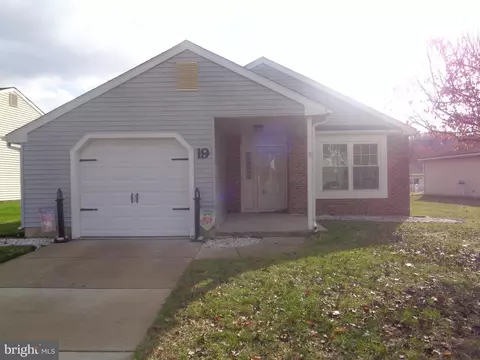 19 Blanchard Dr, Deptford, NJ 08096
