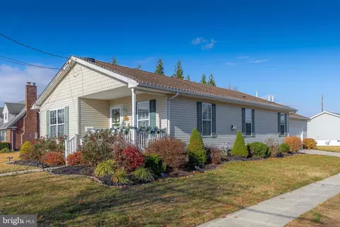 415 Washington St, Gibbstown, NJ 08027
