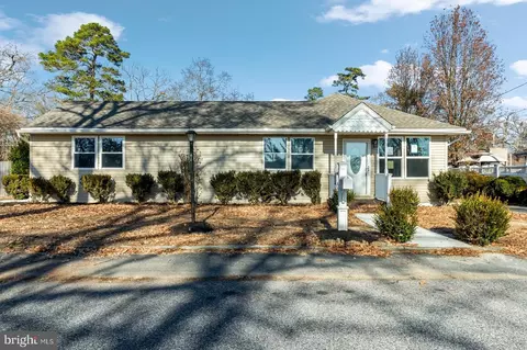 24 2nd St, Franklinville, NJ 08322