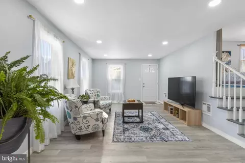 38 40 State St, Glassboro, NJ 08028