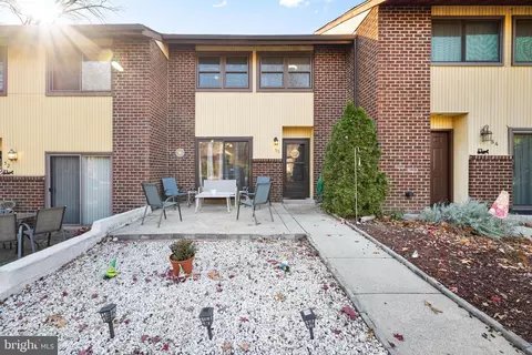53 Juniper Ct, Deptford, NJ 08096