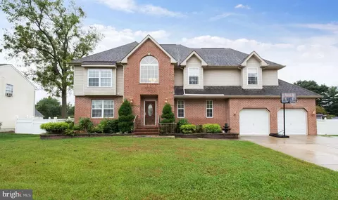 21 Comet Cir, Deptford, NJ 08096