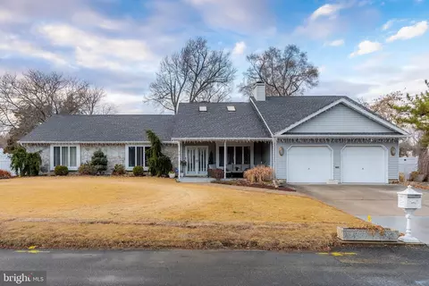 847 Sunrise Ave, Deptford, NJ 08096