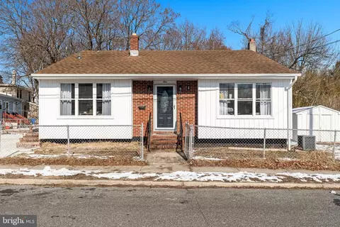 5 Oak St, Glassboro, NJ 08028