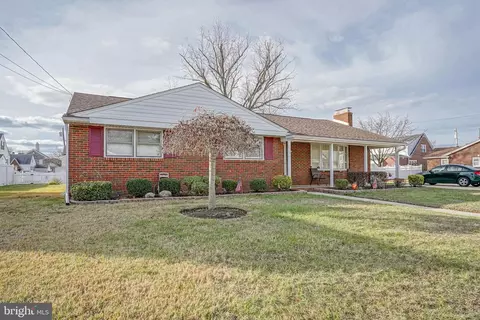 17 Holly Pl, Gibbstown, NJ 08027