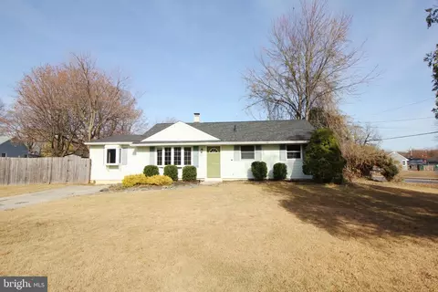 1125 Vivian Ct, Woodbury, NJ 08096