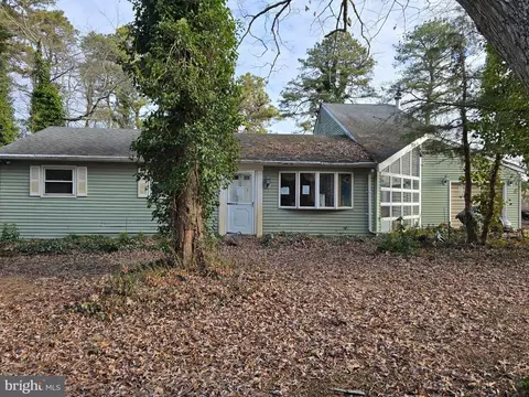 316 W Collings Dr, Williamstown, NJ 08094