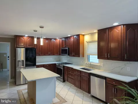 20 Sweet Briar Ct, Mullica Hill, NJ 08062