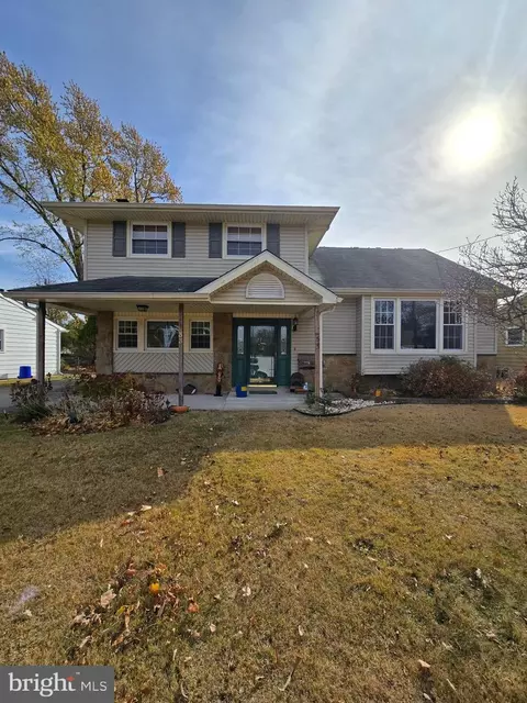 33 Fairmount Dr, Glassboro, NJ 08028