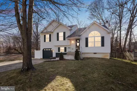 310 Copperfield Dr, Williamstown, NJ 08094