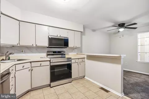 Entry Way - 15 Devon Pl, Sewell, NJ 08080 photo 2 of 2