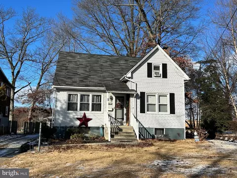 945 Walnut Ave, Woodbury Heights, NJ 08097
