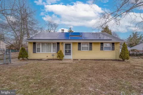 814 N New St, Clayton, NJ 08312