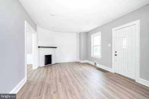 Living - 419 N Broadway, Pitman, NJ 08071 photo 3 of 3