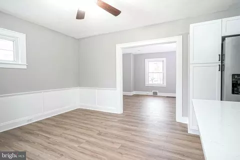 Entry Way - 419 N Broadway, Pitman, NJ 08071 photo 2 of 4