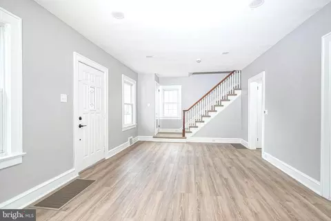 Living - 419 N Broadway, Pitman, NJ 08071 photo 1 of 3