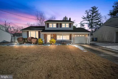 19 Nassau Ave, West Deptford, NJ 08096